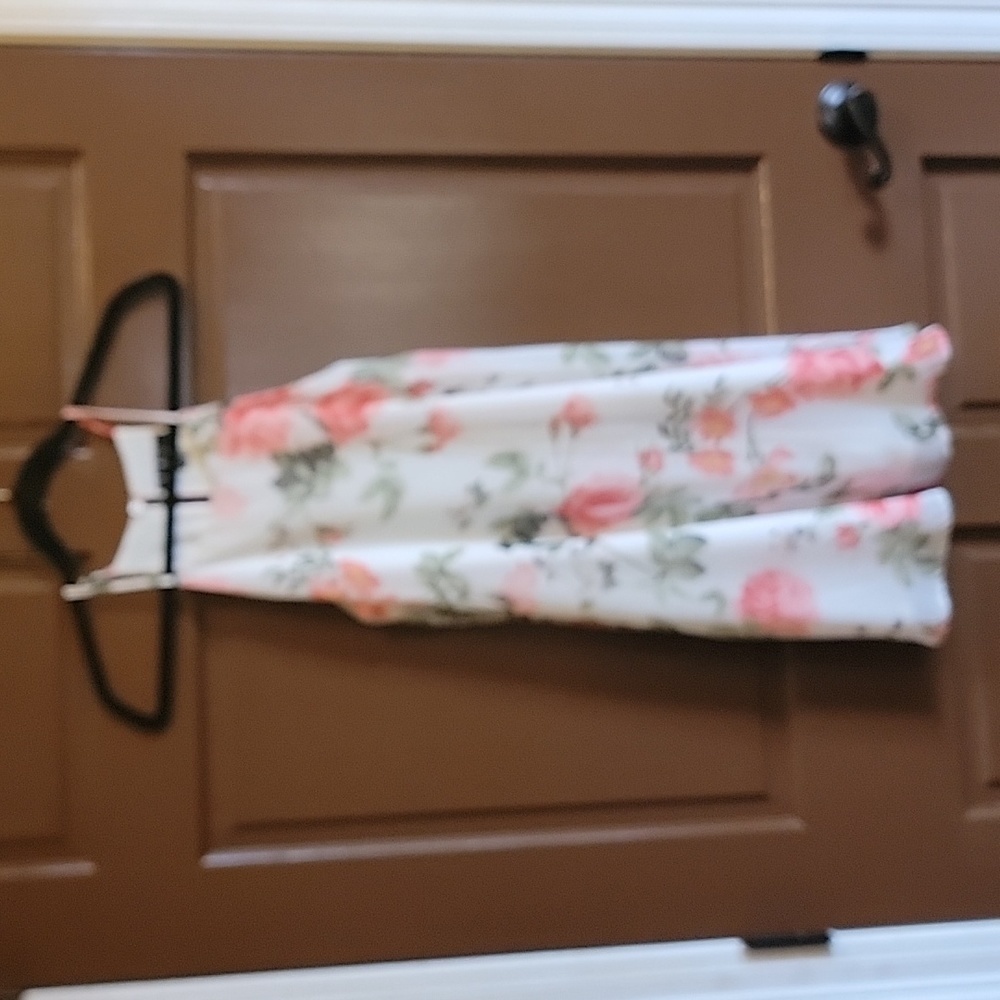 Lulus-White/coral/green floral print sleeveless swing dress XS. NWT.